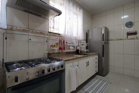 Casa de condomínio à venda com 218m², 5 quartos e 2 vagas Casa de condomínio à venda com 218m², 5 quartos e 2 vagasCozinha