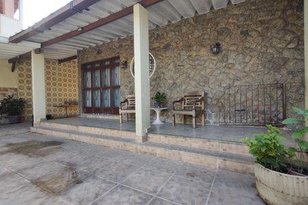 Casa de condomínio à venda com 218m², 5 quartos e 2 vagas Casa de condomínio à venda com 218m², 5 quartos e 2 vagasÁrea comum