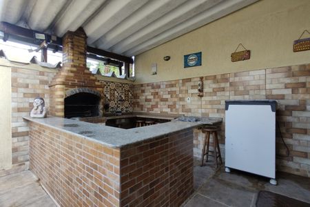 Casa de condomínio à venda com 218m², 5 quartos e 2 vagas Casa de condomínio à venda com 218m², 5 quartos e 2 vagasÁrea comum