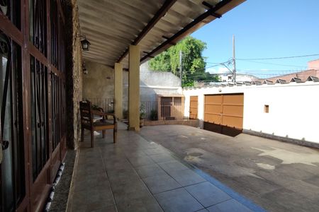 Casa de condomínio à venda com 218m², 5 quartos e 2 vagas Casa de condomínio à venda com 218m², 5 quartos e 2 vagasQuintal