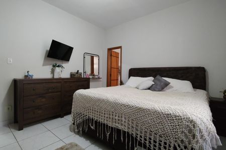 Casa de condomínio à venda com 218m², 5 quartos e 2 vagas Casa de condomínio à venda com 218m², 5 quartos e 2 vagasSuíte