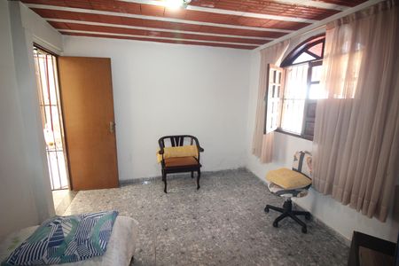Casa à venda com 434m², 4 quartos e 3 vagasQuarto 4