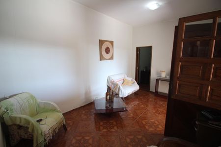 Sala de casa à venda com 4 quartos, 434m² em Lindéia, Contagem