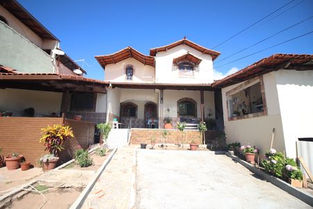 Casa à venda com 434m², 4 quartos e 3 vagasQuintal
