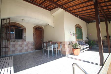 Casa à venda com 434m², 4 quartos e 3 vagasQuintal
