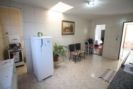 Casa à venda com 434m², 4 quartos e 3 vagasCozinha e Área de Serviço