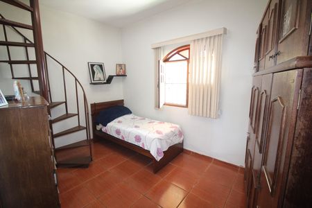 Casa à venda com 434m², 4 quartos e 3 vagasQuarto 2