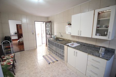 Casa à venda com 434m², 4 quartos e 3 vagasCozinha e Área de Serviço