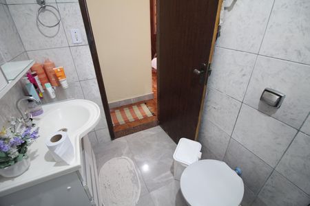 Casa à venda com 434m², 4 quartos e 3 vagasBanheiro social