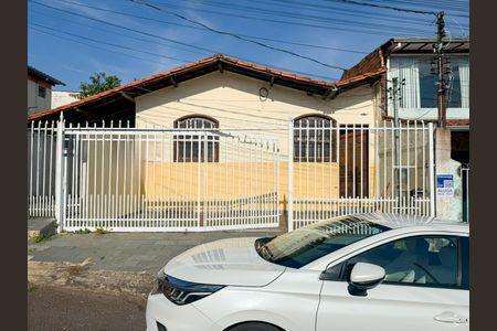 Casa para alugar com 80m², 2 quartos e 1 vaga Casa para alugar com 80m², 2 quartos e 1 vagaFachada