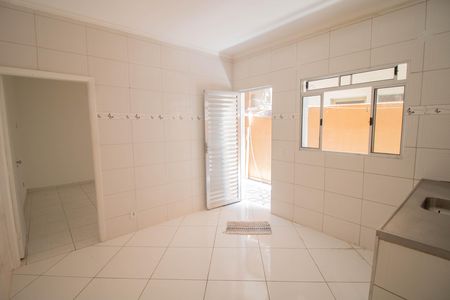 Casa para alugar com 100m², 2 quartos e 1 vagaCOZINHA