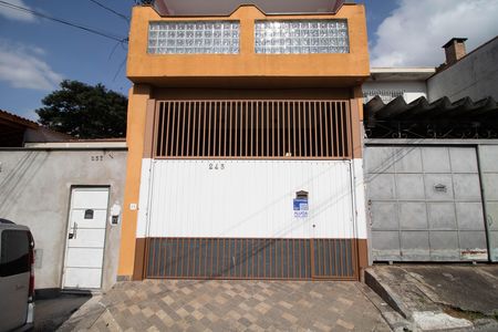Casa para alugar com 100m², 2 quartos e 1 vagaFACHADA