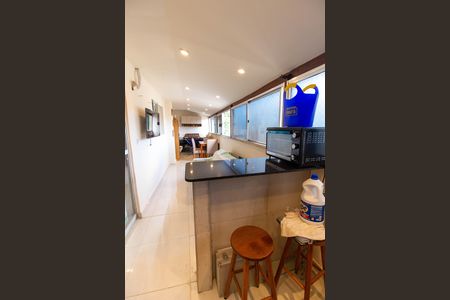Apartamento à venda com 114m², 4 quartos e 1 vaga Apartamento à venda com 114m², 4 quartos e 1 vagaVaranda