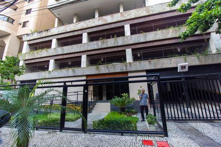 Apartamento à venda com 114m², 4 quartos e 1 vaga Apartamento à venda com 114m², 4 quartos e 1 vagaFachada