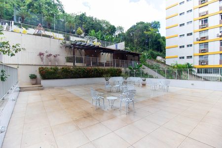 Apartamento à venda com 114m², 4 quartos e 1 vaga Apartamento à venda com 114m², 4 quartos e 1 vagaÁrea comum