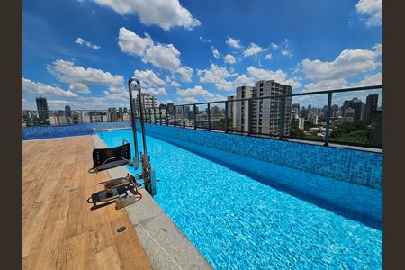 Studio à venda com 31m², 1 quarto e sem vaga Studio à venda com 31m², 1 quarto e sem vagaÁrea comum - Piscina