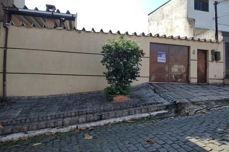 Casa de condomínio à venda com 120m², 2 quartos e 2 vagas Casa de condomínio à venda com 120m², 2 quartos e 2 vagasFachada