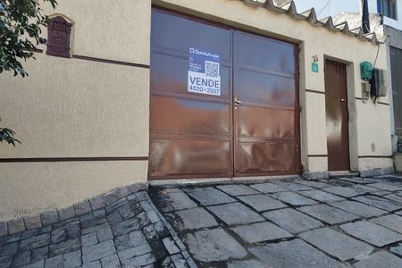 Casa de condomínio à venda com 120m², 2 quartos e 2 vagas Casa de condomínio à venda com 120m², 2 quartos e 2 vagasFachada