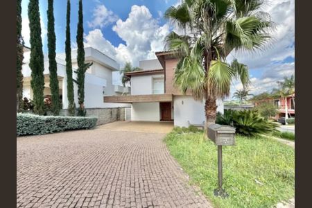 Casa de condomínio à venda com 211m², 3 quartos e 4 vagas Casa de condomínio à venda com 211m², 3 quartos e 4 vagasFoto 01