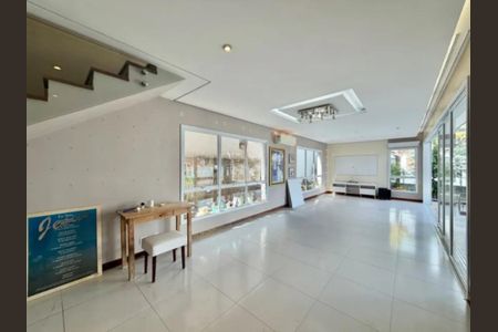 Casa de condomínio à venda com 211m², 3 quartos e 4 vagas Casa de condomínio à venda com 211m², 3 quartos e 4 vagasFoto 04