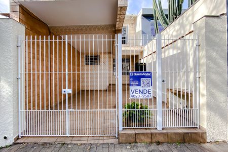 Casa à venda com 113m², 2 quartos e 1 vaga Casa à venda com 113m², 2 quartos e 1 vagaFachada com Plaquinha