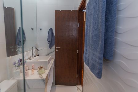 Apartamento à venda com 90m², 3 quartos e 1 vaga Apartamento à venda com 90m², 3 quartos e 1 vagaBanheiro da Suíte 1