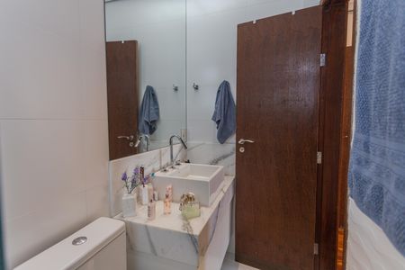 Apartamento à venda com 90m², 3 quartos e 1 vaga Apartamento à venda com 90m², 3 quartos e 1 vagaBanheiro da Suíte 1