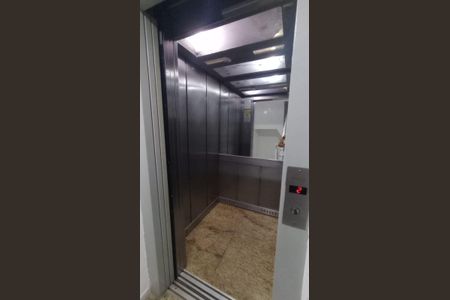 Apartamento à venda com 55m², 2 quartos e sem vagaÁrea externa