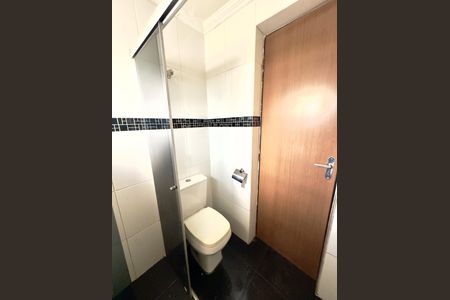 Casa à venda com 70m², 2 quartos e sem vaga Casa à venda com 70m², 2 quartos e sem vagaBanheiro