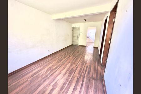 Sala de casa à venda com 2 quartos, 70m² em Parque Pedro II, Belo Horizonte