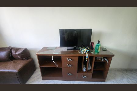 Sala  de apartamento para alugar com 1 quarto, 50m² em Brotas, Salvador