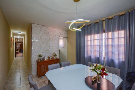 Casa à venda com 340m², 4 quartos e 2 vagas