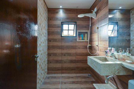 Casa à venda com 340m², 4 quartos e 2 vagas