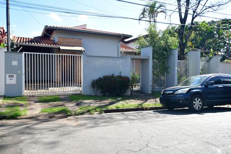 Casa para alugar com 140m², 3 quartos e 2 vagasFachada