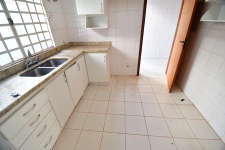 Casa para alugar com 140m², 3 quartos e 2 vagasCozinha