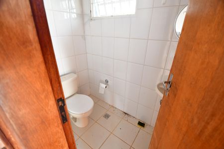 Casa para alugar com 140m², 3 quartos e 2 vagasBanheiro de Serviço