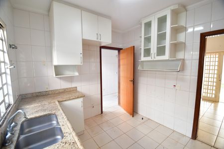 Casa para alugar com 140m², 3 quartos e 2 vagasCozinha