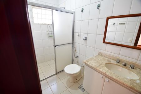 Casa para alugar com 140m², 3 quartos e 2 vagasBanheiro Suíte