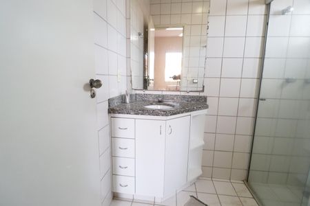 Casa para alugar com 196m², 3 quartos e 2 vagasBanheiro do Quarto 1