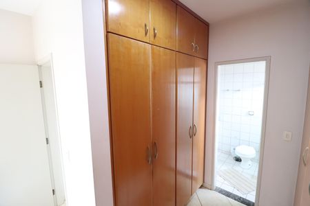 Casa para alugar com 196m², 3 quartos e 2 vagasQuarto 3 - Suíte - Closet