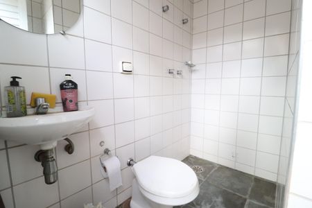 Casa para alugar com 196m², 3 quartos e 2 vagasBanheiro da Piscina