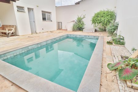 Casa para alugar com 196m², 3 quartos e 2 vagasPiscina