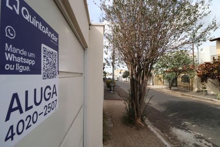 Casa para alugar com 196m², 3 quartos e 2 vagasPlaquinha