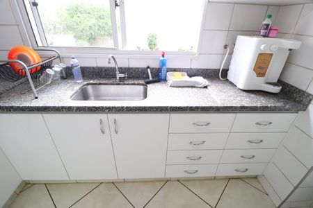 Casa para alugar com 196m², 3 quartos e 2 vagasCozinha
