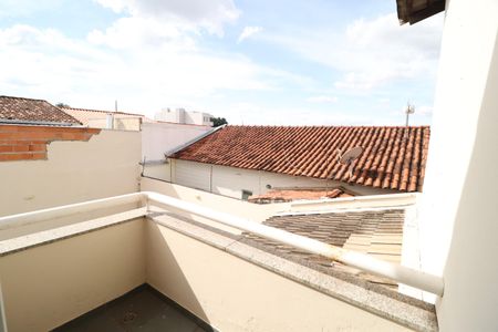 Casa para alugar com 196m², 3 quartos e 2 vagasSacada do Quarto 3 - Suíte