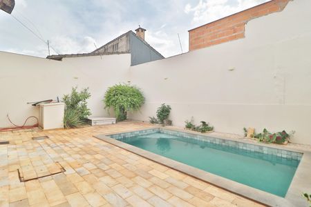 Casa para alugar com 196m², 3 quartos e 2 vagasPiscina