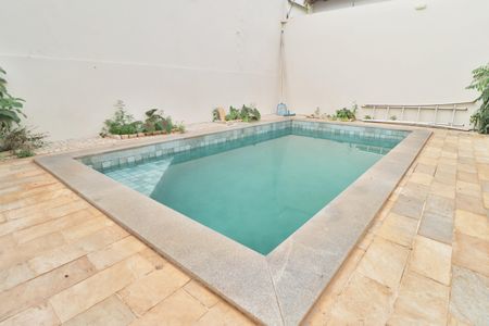 Casa para alugar com 196m², 3 quartos e 2 vagasPiscina