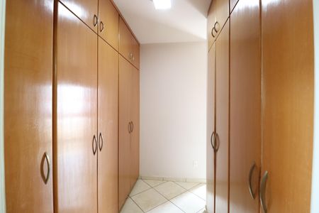 Casa para alugar com 196m², 3 quartos e 2 vagasQuarto 3 - Suíte - Closet