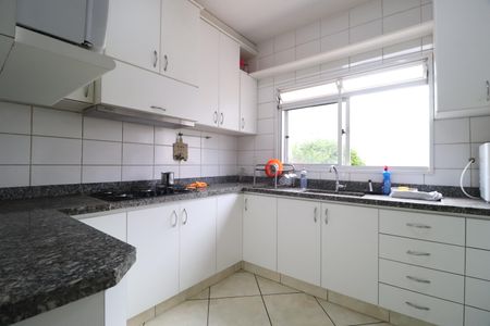 Casa para alugar com 196m², 3 quartos e 2 vagasCozinha