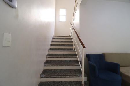 Casa para alugar com 196m², 3 quartos e 2 vagasEscada